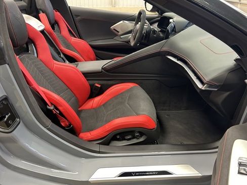 Used 2024 Chevrolet Corvette Stingray Premium Conv w/ 3LT image 37