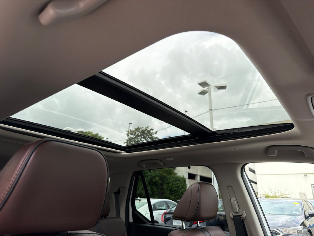 Used 2025 Honda Pilot Elite image 17