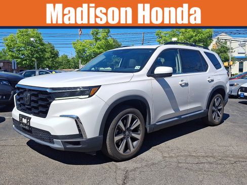 Used 2023 Honda Pilot Elite image 1