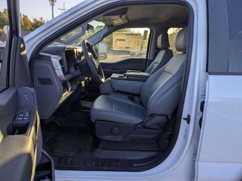 New 2025 Ford F450 XL w/ XL Chrome Package image 12