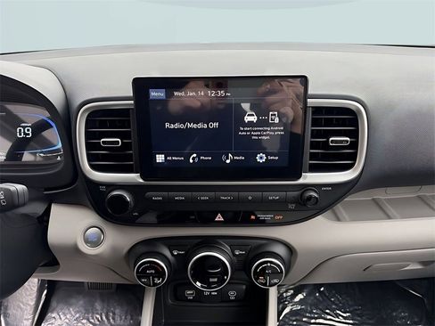 Certified 2025 Hyundai Venue SEL image 20
