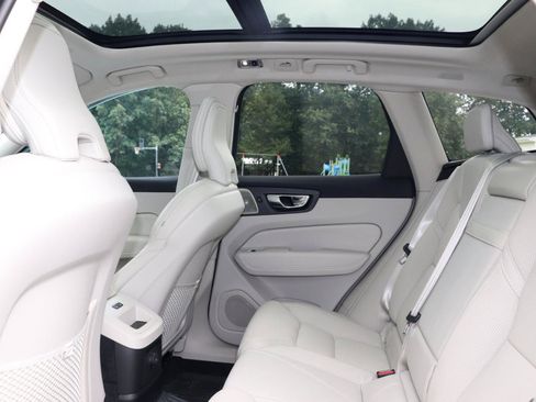 Used 2021 Volvo XC60 T8 Inscription w/ Protection Package Premier AWD/4WD image 39