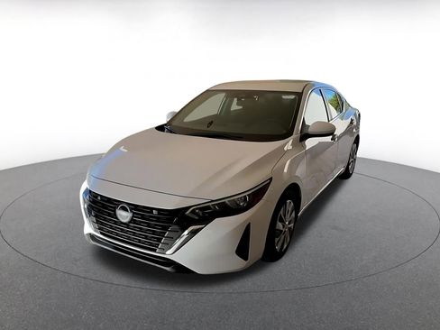 Used 2025 Nissan Sentra S image 7