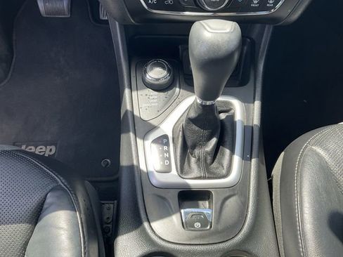 Used 2014 Jeep Cherokee Limited w/ Luxury Group AWD/4WD image 24