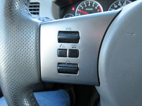 Used 2008 Nissan Frontier LE w/ Leather Pkg image 25