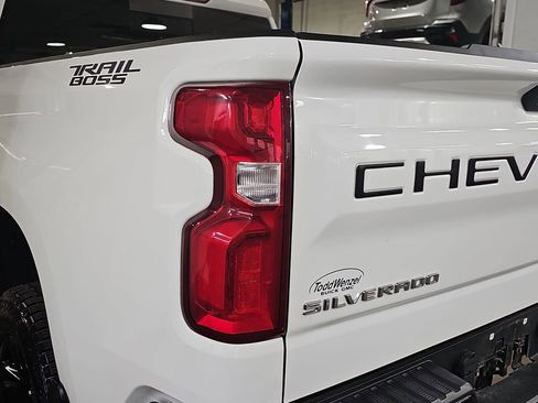 Used 2019 Chevrolet Silverado 1500 LT Trail Boss AWD/4WD image 39