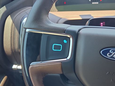 Used 2025 Ford Expedition King Ranch AWD/4WD image 18