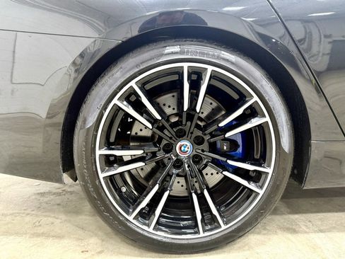 Used 2023 BMW M5 image 23