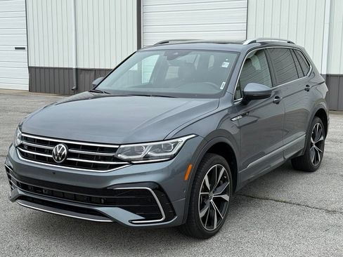 Used 2024 Volkswagen Tiguan SEL R-Line AWD/4WD image 3