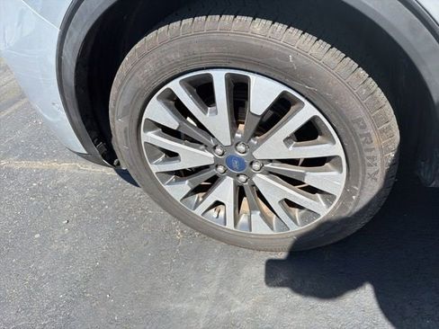 Used 2020 Ford Escape Titanium AWD/4WD image 16