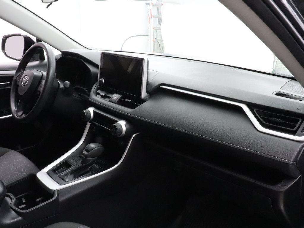 Used 2025 Toyota RAV4 XLE FWD image 23