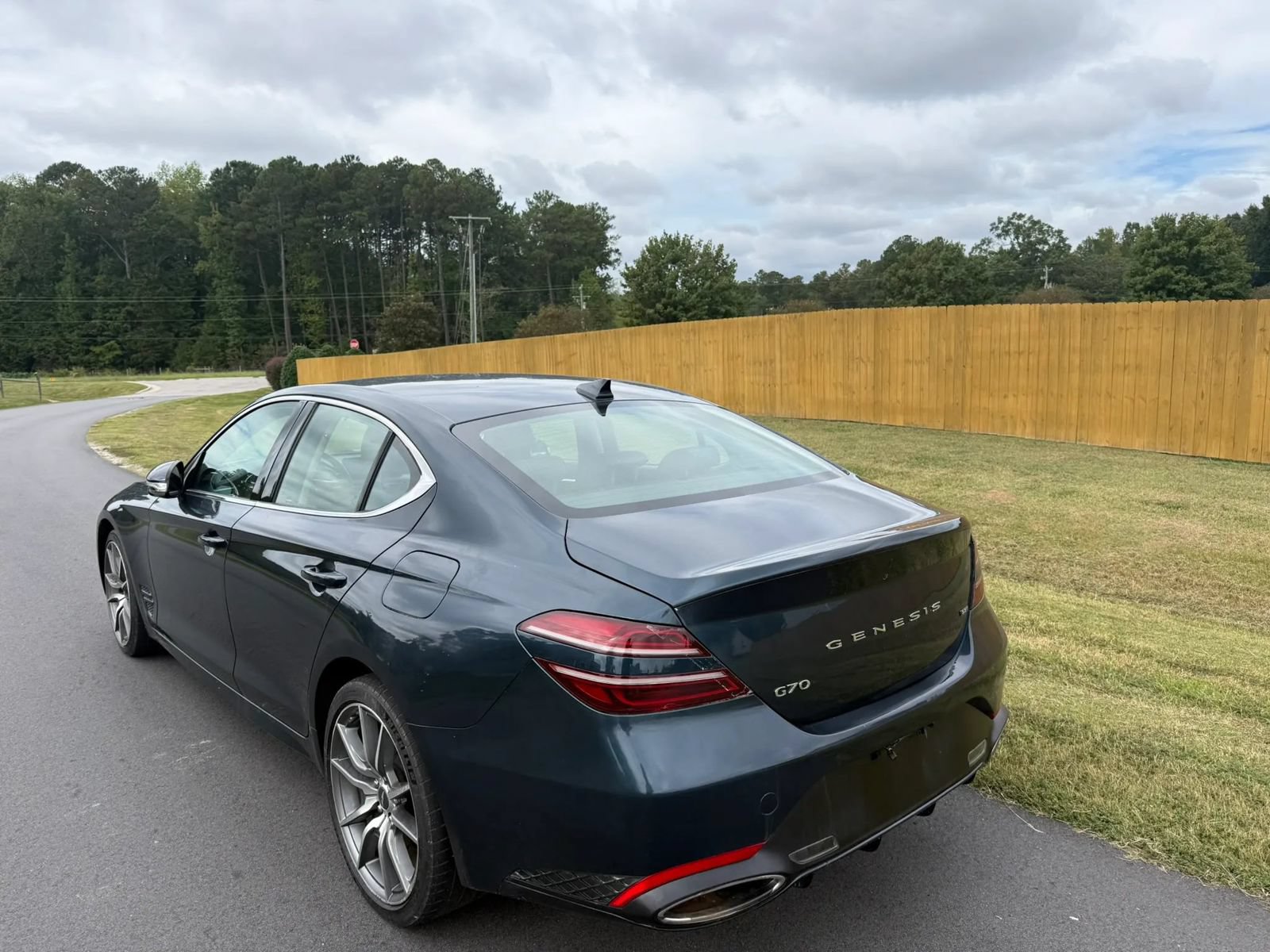 Used 2022 Genesis G70 3.3T RWD image 9