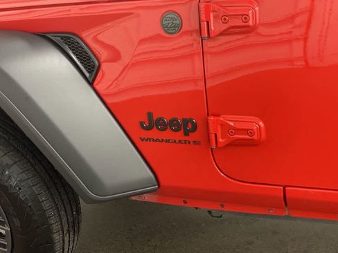 Used 2025 Jeep Wrangler Sport S AWD/4WD image 10