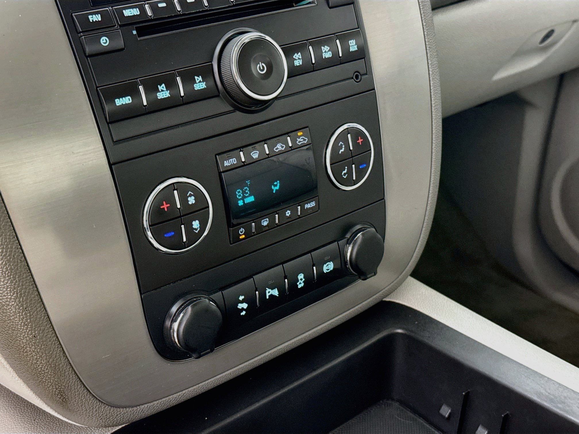 Used 2014 GMC Sierra 2500 SLT AWD/4WD image 16
