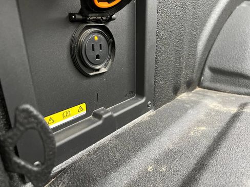 Used 2025 Ford F150 Lariat AWD/4WD image 37