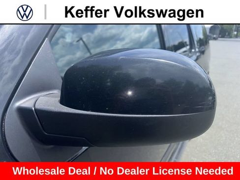 Used 2013 Chevrolet Suburban LT w/ Luxury Package AWD/4WD image 10