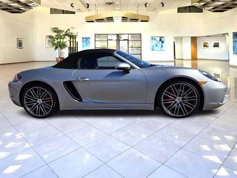Used 2017 Porsche 718 Boxster S image 8