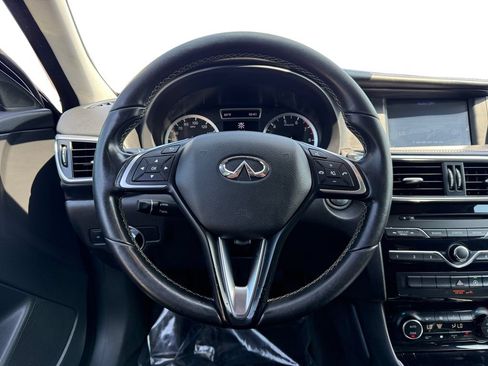 Used 2018 INFINITI QX30 FWD image 10