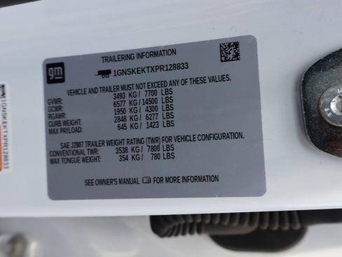 Used 2023 Chevrolet Suburban RST AWD/4WD image 12