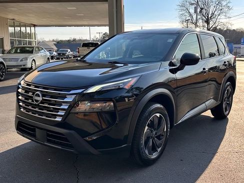 Used 2024 Nissan Rogue SV image 7