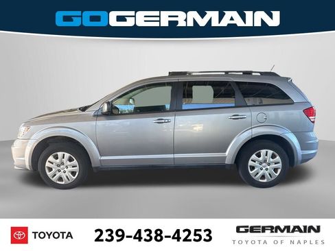 Used 2017 Dodge Journey SE w/ Flexible Seating Group FWD image 3