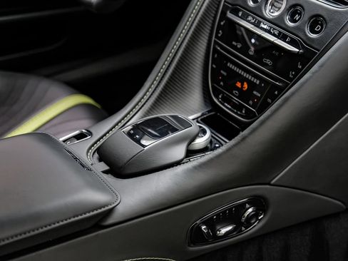 Used 2020 Aston Martin DB11 AMR RWD image 25