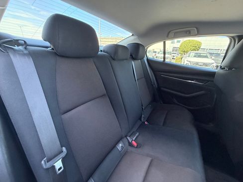 Used 2019 MAZDA MAZDA3 Sedan FWD image 18