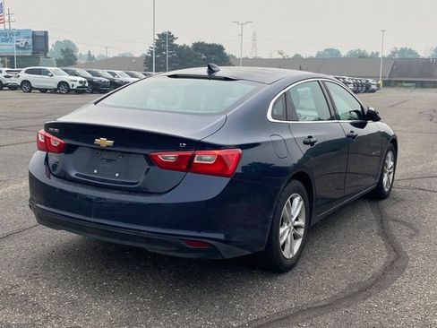 Used 2016 Chevrolet Malibu LT FWD image 2