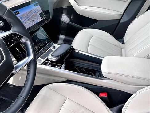 Used 2022 Audi e-tron Premium AWD/4WD image 15