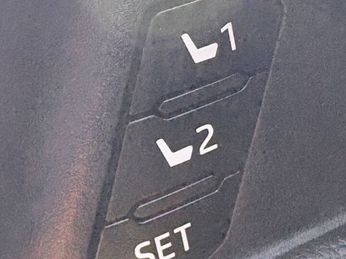 Used 2021 Toyota RAV4 Limited AWD/4WD image 24