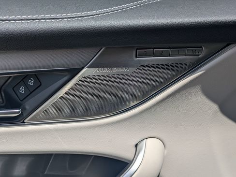 New 2026 Jaguar F-PACE R-Dynamic S image 23