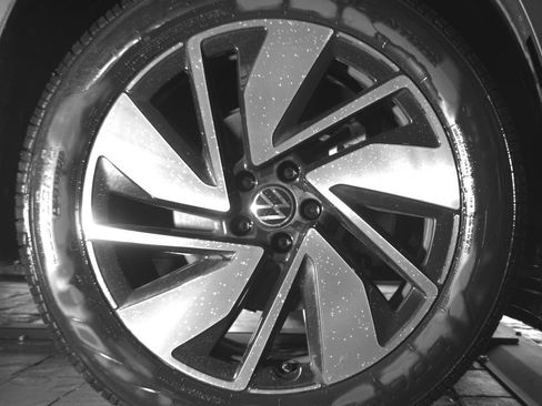 Used 2024 Volkswagen Atlas SEL AWD/4WD image 10
