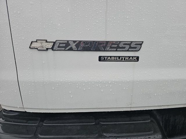 Used 2014 Chevrolet Express 2500 RWD image 23