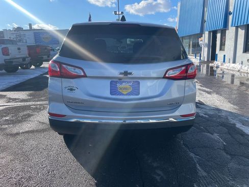 Used 2020 Chevrolet Equinox LT w/ Driver Convenience Package image 6