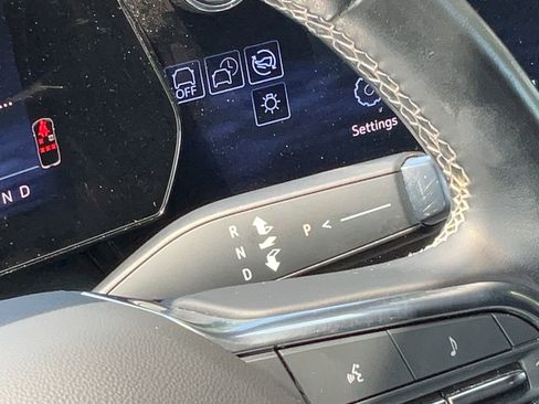 Used 2024 Chevrolet Equinox EV LT FWD image 23