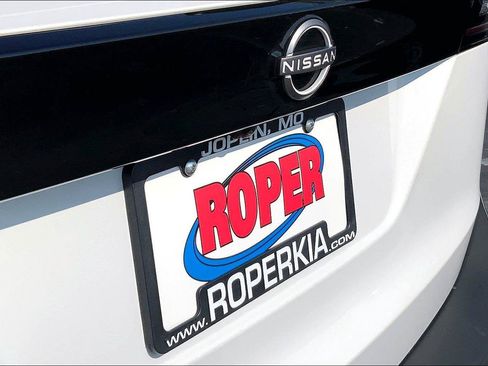 Used 2025 Nissan Kicks SV FWD image 29