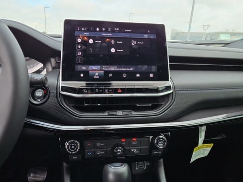 New 2026 Jeep Compass Latitude AWD/4WD image 21