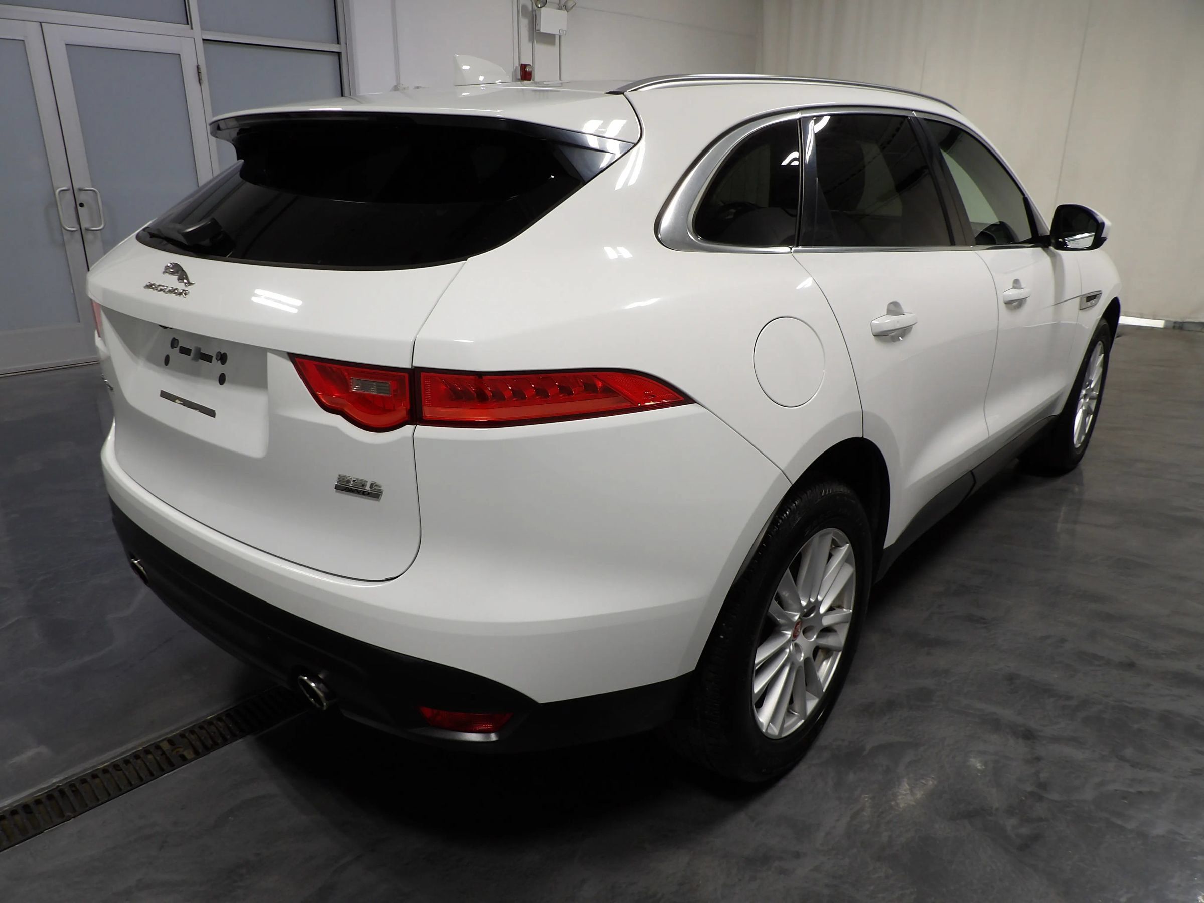 Used 2018 Jaguar F-PACE Prestige AWD/4WD image 5