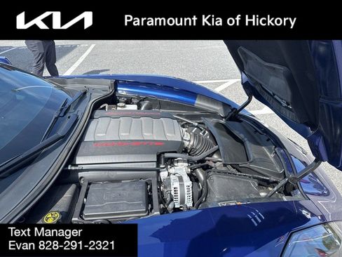 Used 2019 Chevrolet Corvette Stingray Convertible w/ Carbon Flash Badge Package image 13