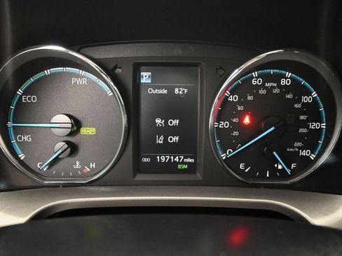 Used 2018 Toyota RAV4 SE AWD/4WD image 12