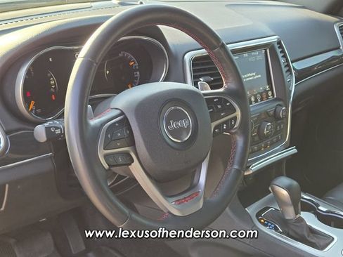 Used 2018 Jeep Grand Cherokee Trailhawk w/ Trailhawk Luxury Group AWD/4WD image 22