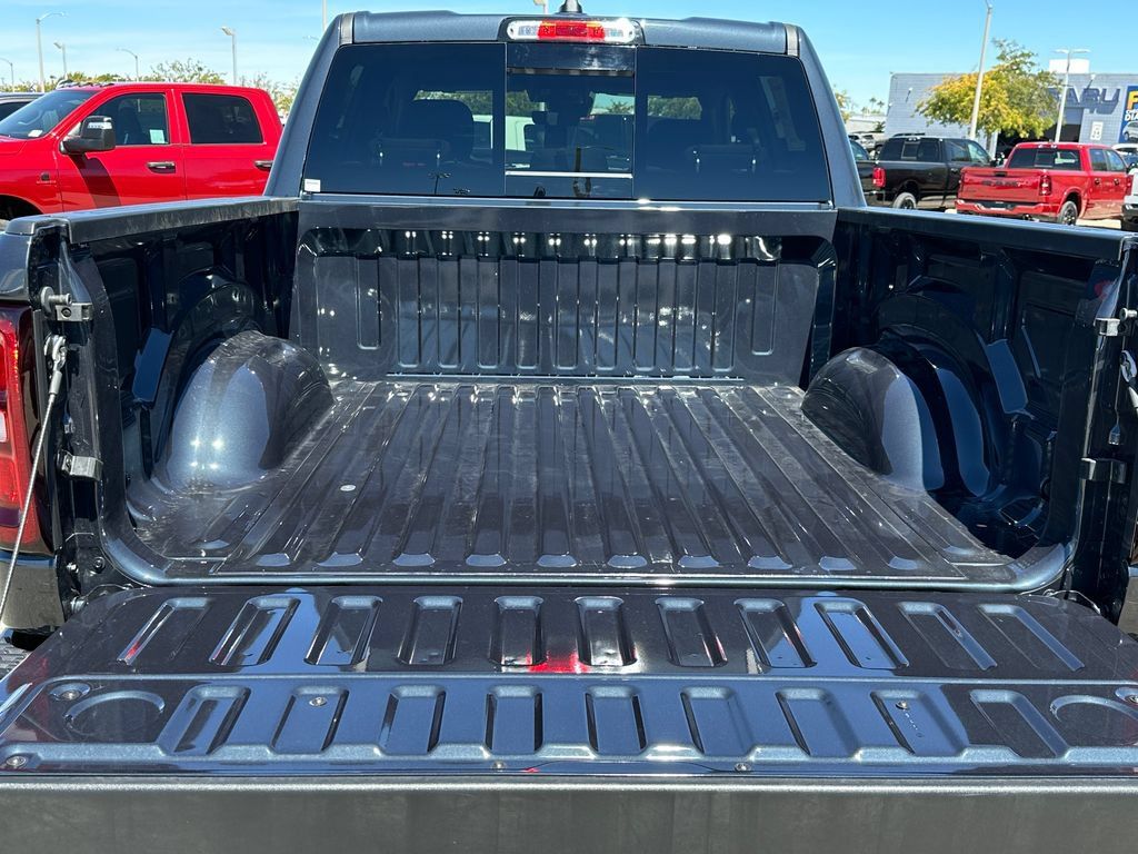 New 2026 RAM 1500 Express AWD/4WD image 18