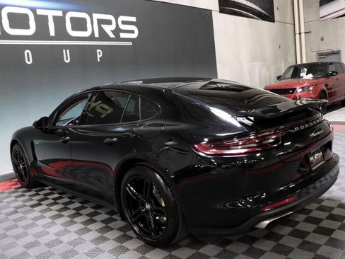 Used 2018 Porsche Panamera 4 image 4