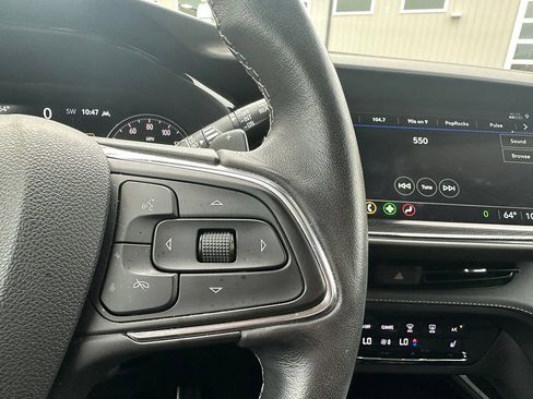 Used 2023 Buick Envision Essence w/ Sport Touring Package AWD/4WD image 33