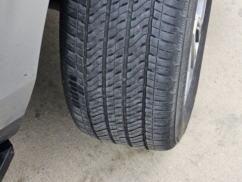 Used 2025 GMC Yukon Denali AWD/4WD image 13