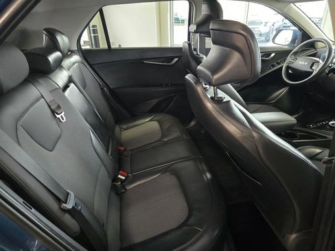 Used 2025 Kia Niro EX w/ EX Cold Weather Package FWD image 40