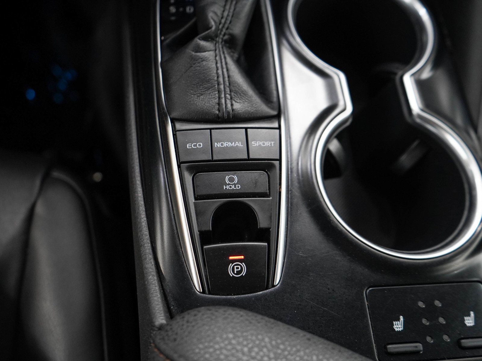 Used 2018 Toyota Camry XLE FWD image 22