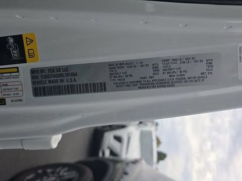 Used 2024 Jeep Gladiator Sport image 7