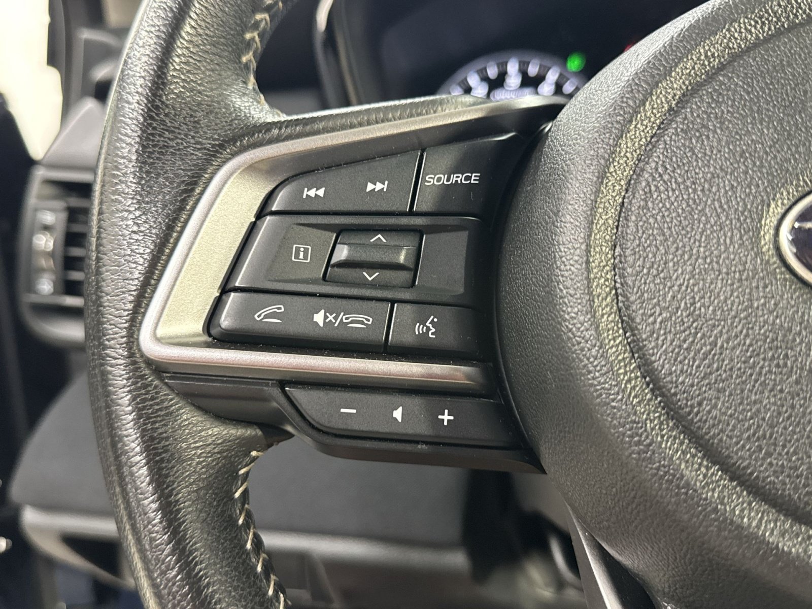 Used 2025 Subaru Legacy Premium AWD/4WD image 44