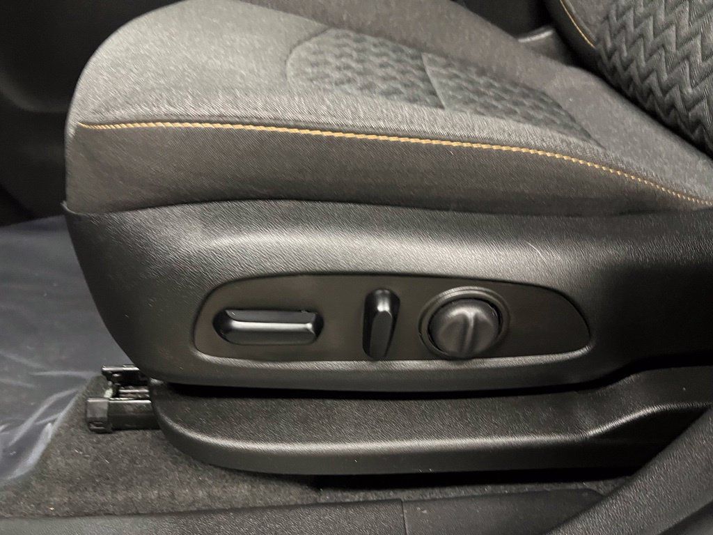 Certified 2024 Chevrolet Equinox LT w/ LPO, Floor Liner Package AWD/4WD image 31
